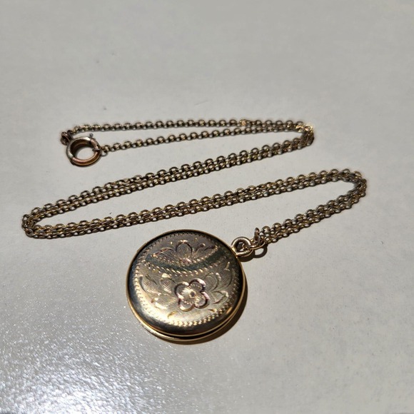 Jewelry - 12K Gold Filled Round Floral Etched Locket Necklace Vintage Keepsake
